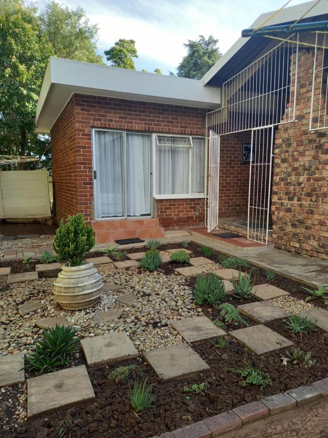Gastehuis 17 Bloemfontein Zewnętrze zdjęcie