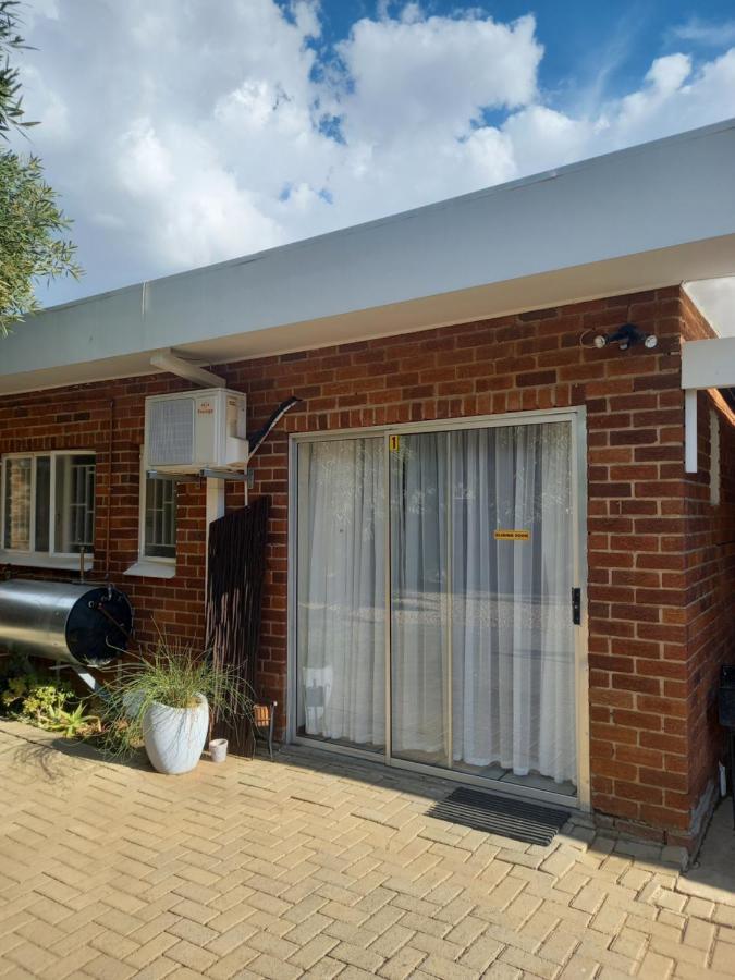 Gastehuis 17 Bloemfontein Zewnętrze zdjęcie